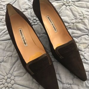 Manolo Blahnik dark brown suede pumps
